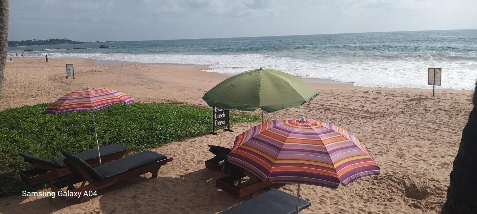 Tamaro Beach Resort Hikkaduwa Exterior photo